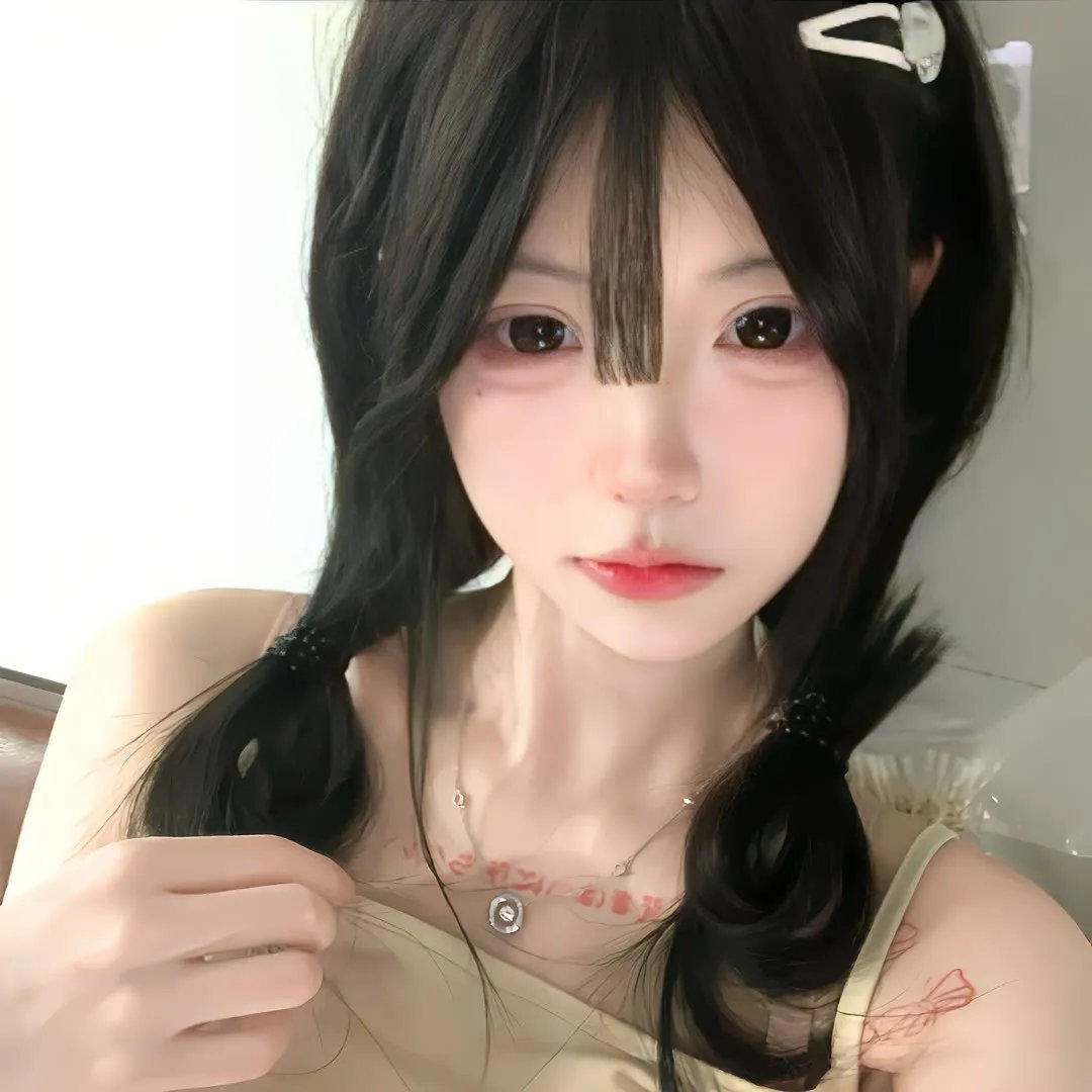 裸女游城